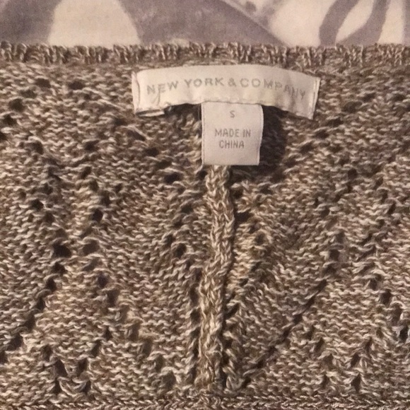 New York and company 3/4 sleeve sweater - Picture 5 of 6